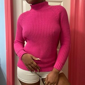 Pink Knit Sweater 💖🌺